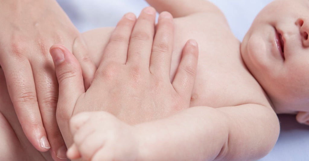 Masajes para que best sale los bebés hagan popo