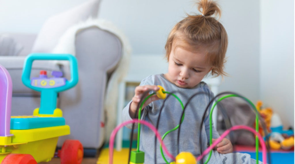 6 juguetes que los bebés de 1 año necesitan para estimular su