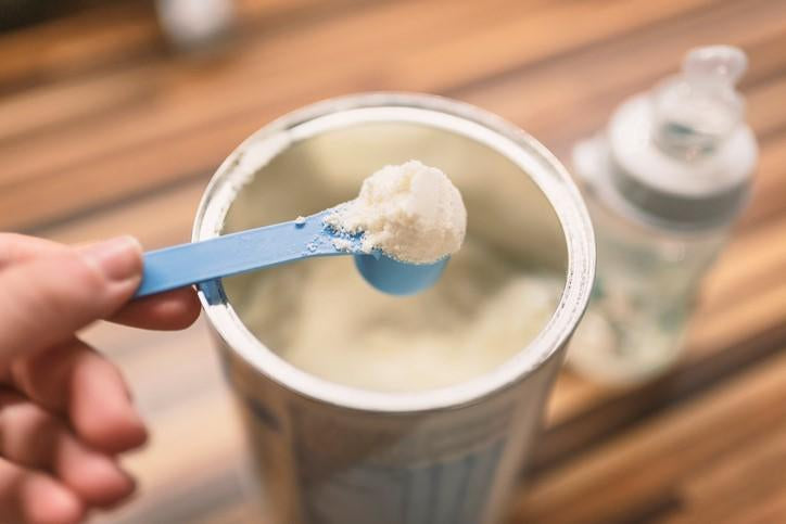 Contenedores de leche en polvo para bebés: seguros y prácticos. 13