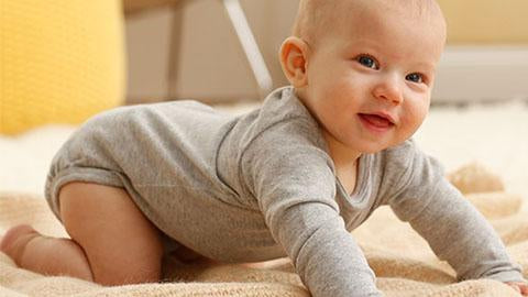 Desarrollo cognitivo y motor en bebés de 7 meses