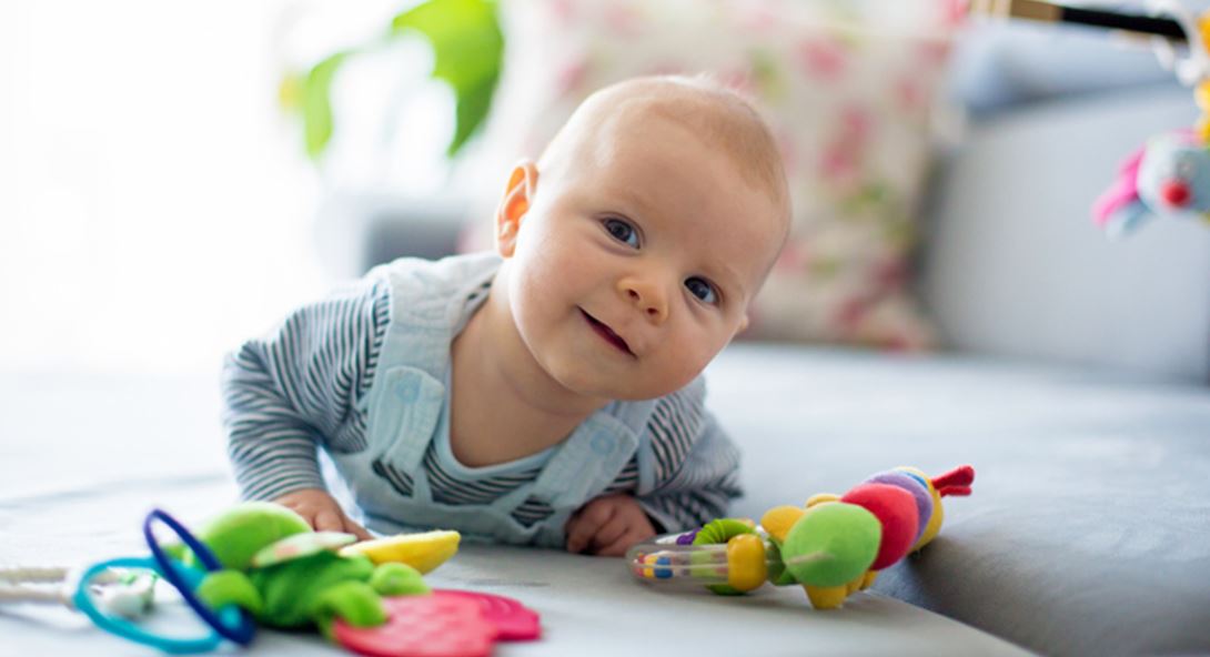 Cuándo empiezan a escuchar los bebés?