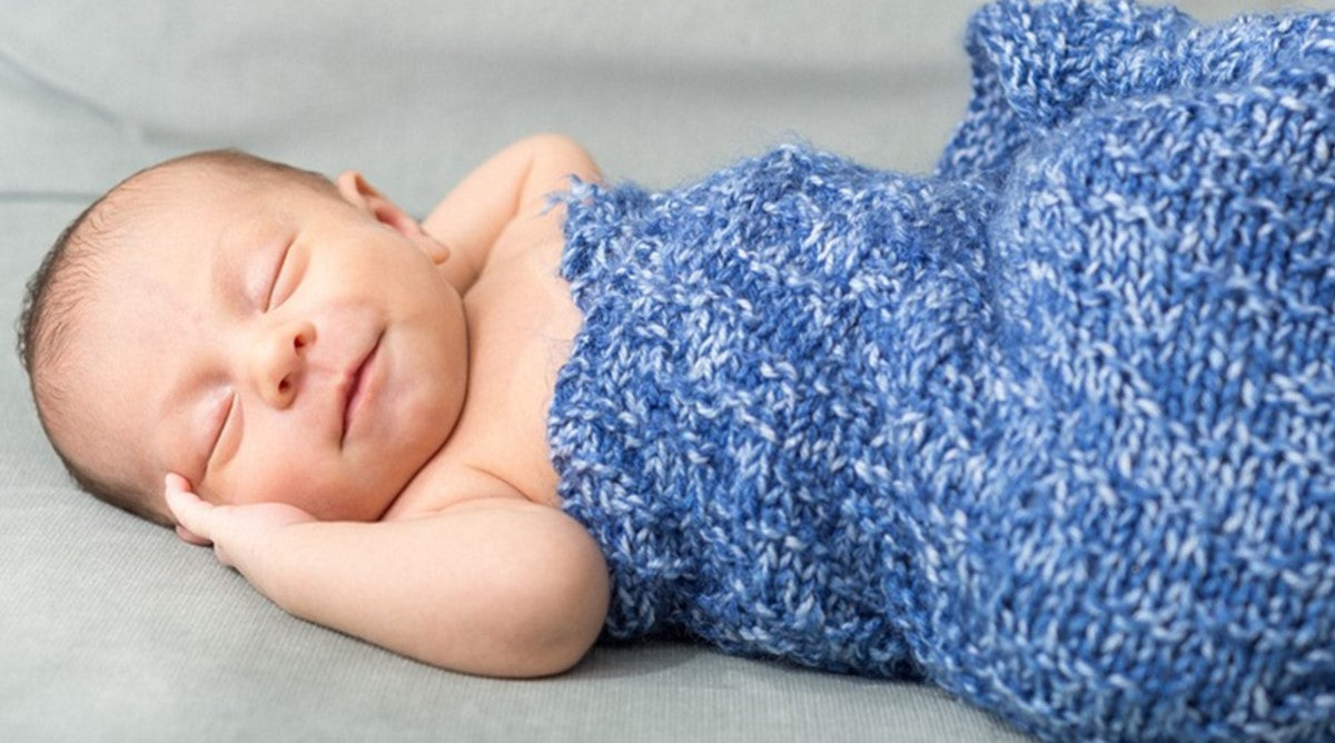Como deben dormir un bebé recién nacidos (De 0 a 3 Meses)