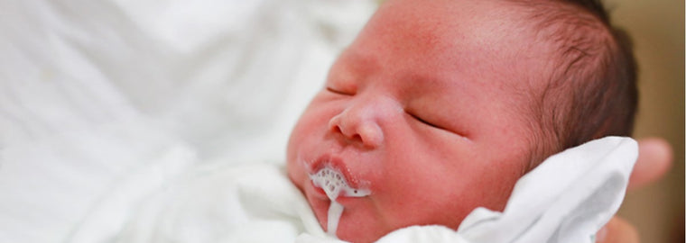 Diferencia entre vómito y regurgitación en bebés