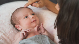 Mi bebé mueve mucho la cabeza, ¿por qué?