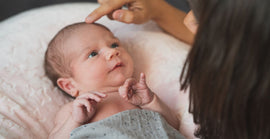 Mi bebé mueve mucho la cabeza, ¿por qué?