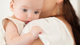Cómo quitar el hipo a un bebé