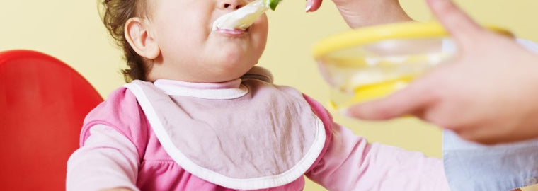 Claves para introducir alimentos sólidos en la dieta del bebé