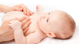 A mi bebé le suena la barriga, ¿es normal?