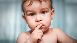 ¿Por qué vomita mi bebé la leche materna?