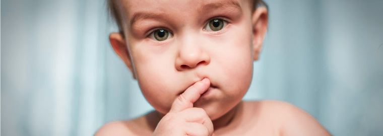 ¿Por qué vomita mi bebé la leche materna?