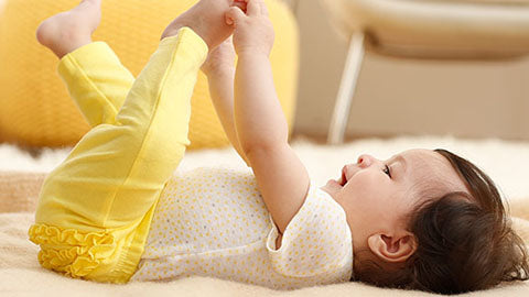Desarrollo psicomotor de bebés de 3 meses. Hitos del desarrollo